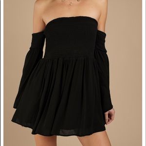 NWT Off shoulder Tobi dress